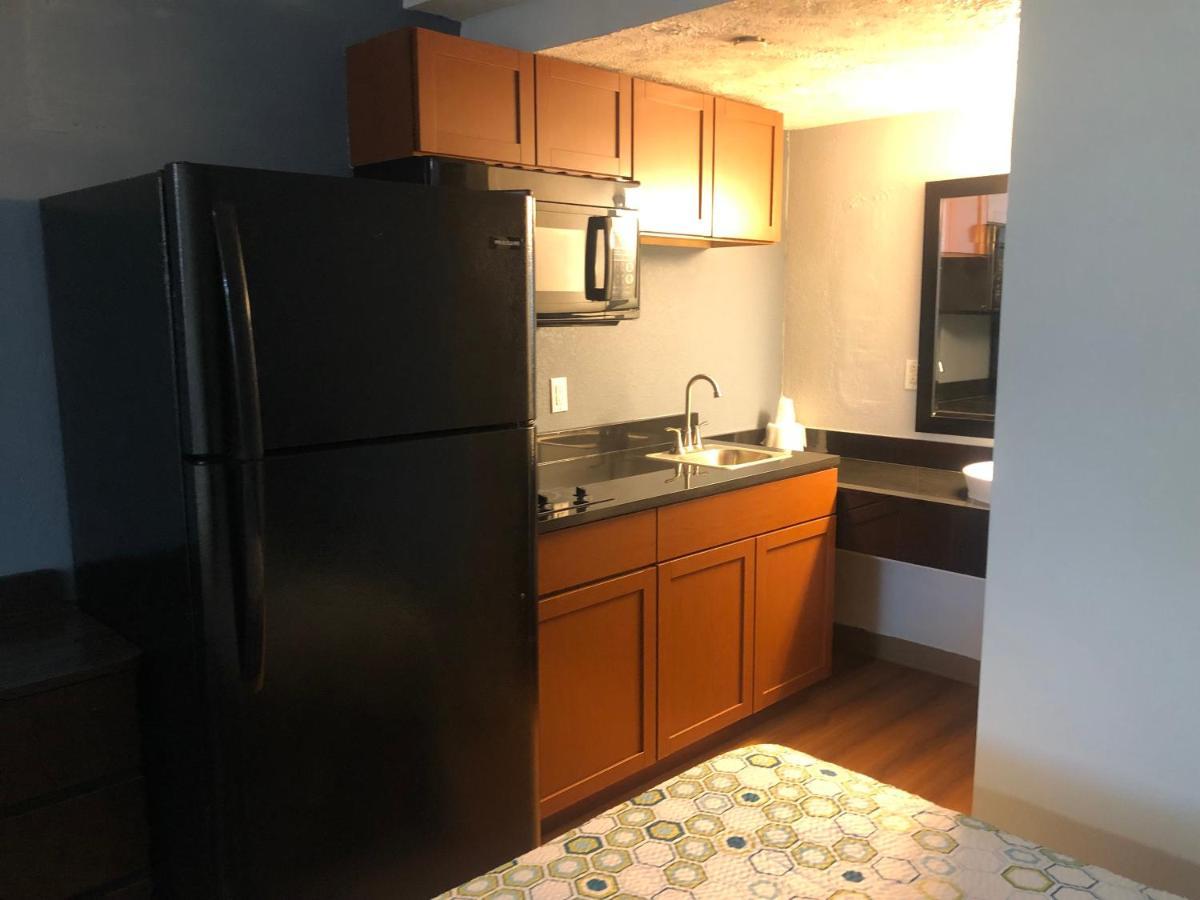 Days Inn By Wyndham Indianapolis South Экстерьер фото