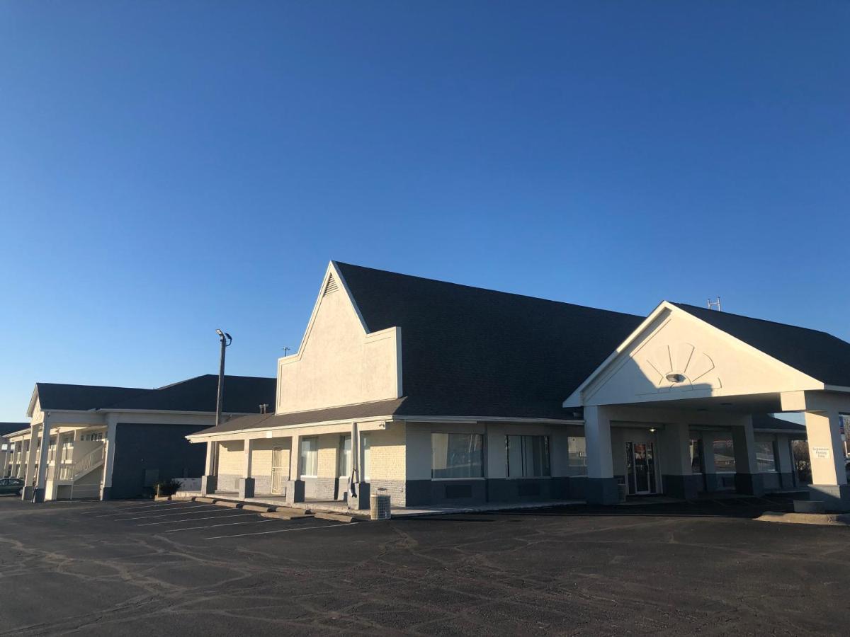 Days Inn By Wyndham Indianapolis South Экстерьер фото
