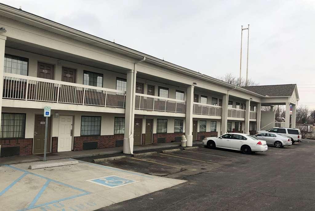 Days Inn By Wyndham Indianapolis South Экстерьер фото