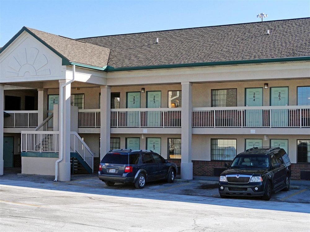 Days Inn By Wyndham Indianapolis South Экстерьер фото